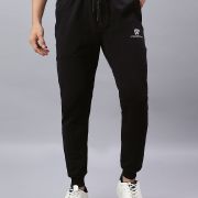 04. FLEECE JOGGERS